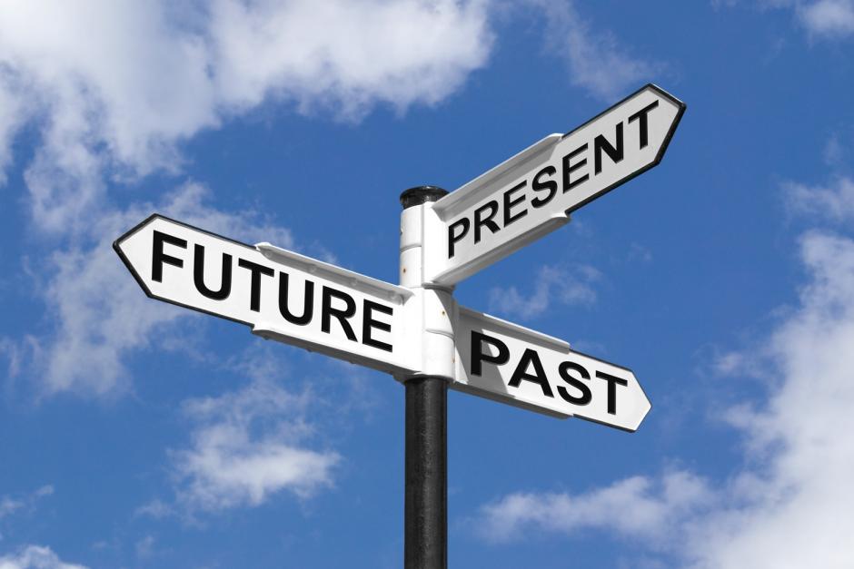 Bài 3: The present simple & The present progressive 