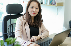 Cô Mai Quỳnh hướng dẫn học sinh Tiểu học ôn tập hiệu quả